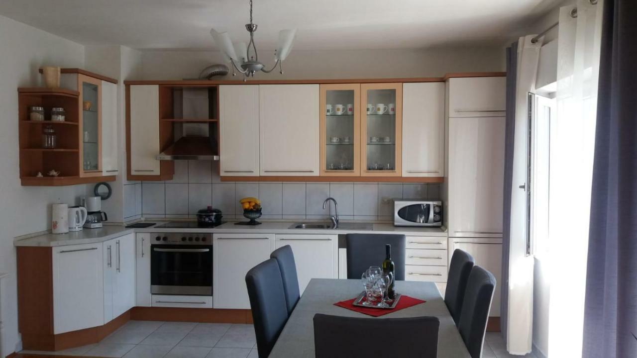 Apartman Teklic Kaštela Kültér fotó