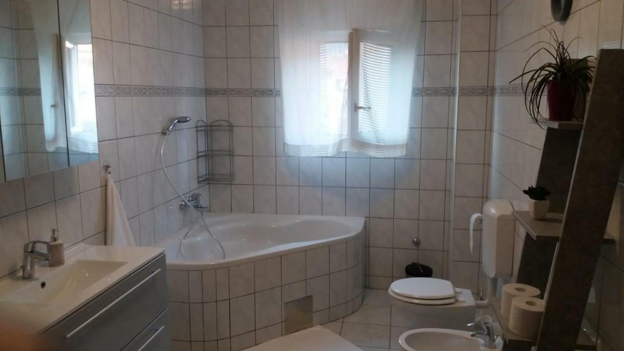 Apartman Teklic Kaštela Kültér fotó