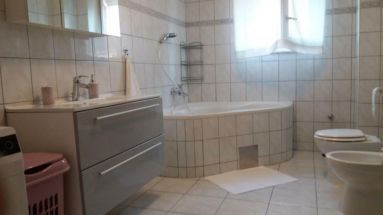 Apartman Teklic Kaštela Kültér fotó